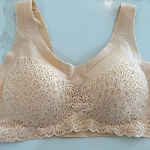 pretty stretch lace molded cup bras - two nude color for just $30 - Picture 3 of 3